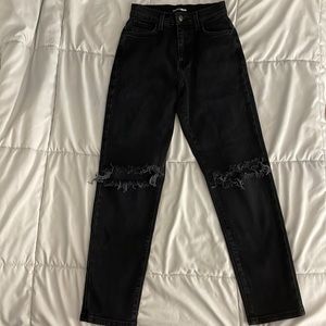 BLACK BOYFRIEND JEANS •FASHION NOVA • COTTON • SIZE 3 (W25) •TIGHT ON WAIST